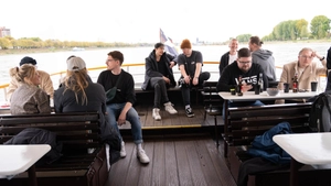 large team impression